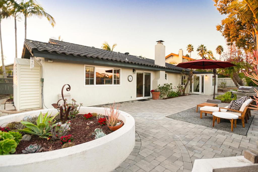 1045 Passiflora Avenue