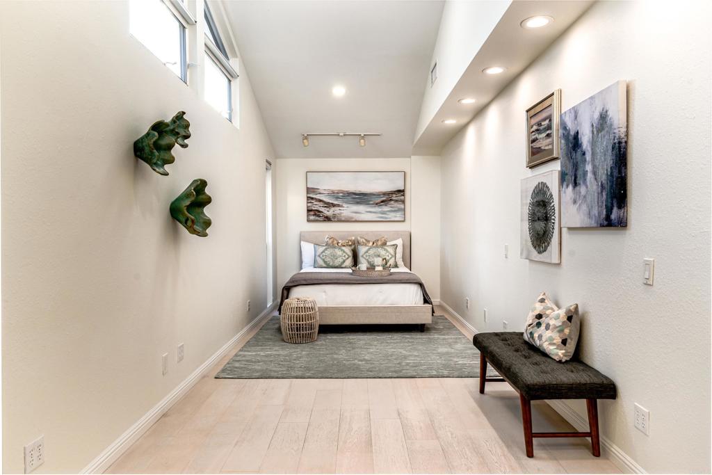 1045 Passiflora Avenue