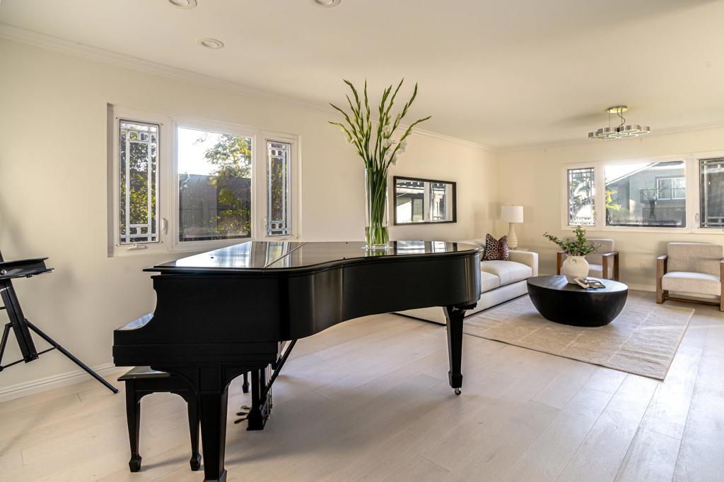 1045 Passiflora Avenue