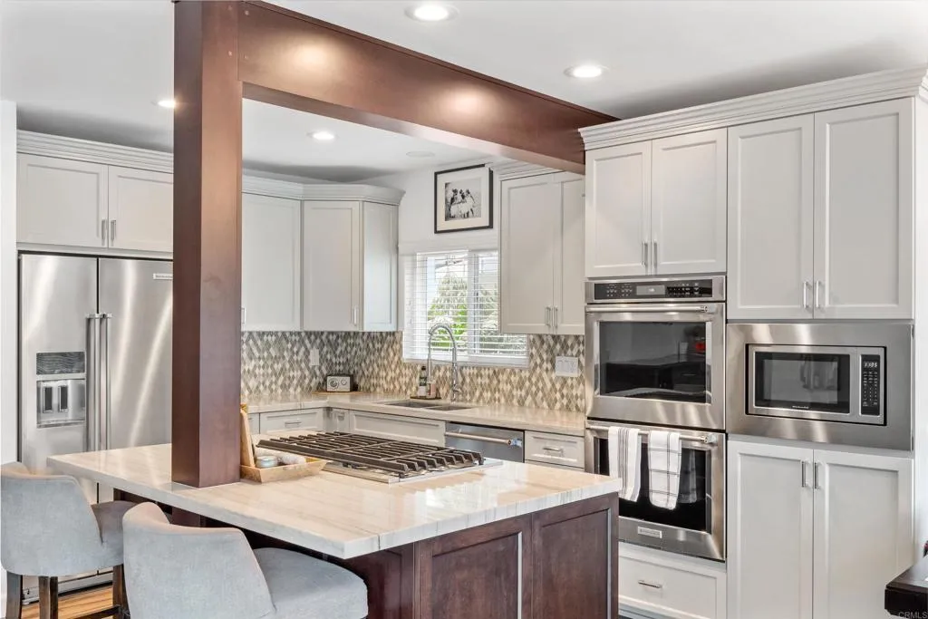 4553 Cove Dr Unit 2