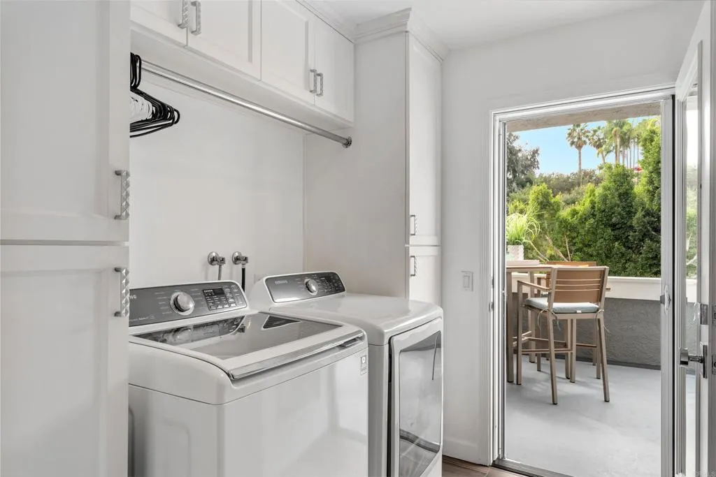 4553 Cove Dr Unit 2