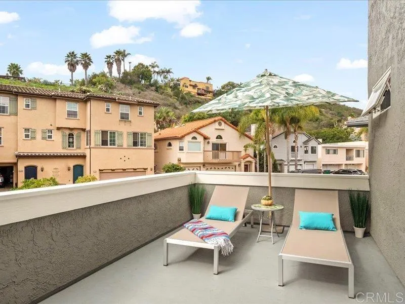 4553 Cove Dr Unit 2