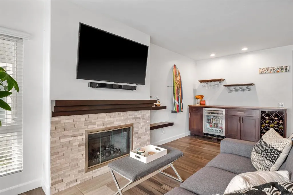 4553 Cove Dr Unit 2