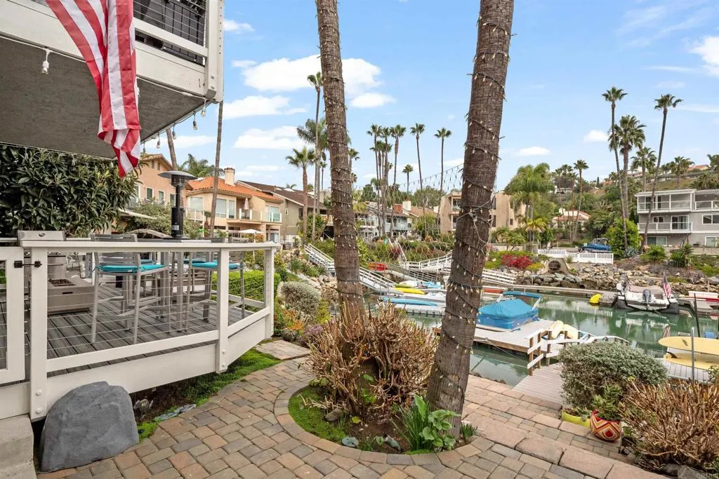 4553 Cove Dr Unit 2