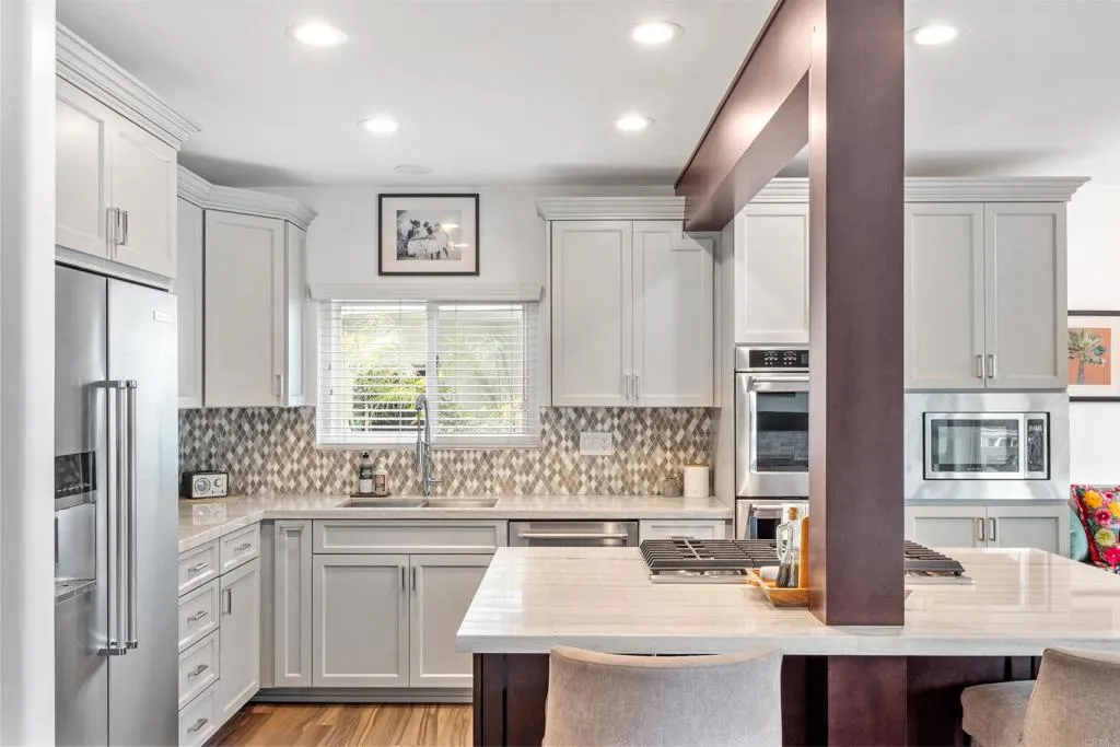 4553 Cove Dr Unit 2