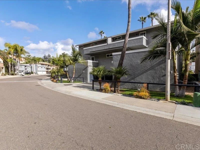 4553 Cove Dr Unit 2
