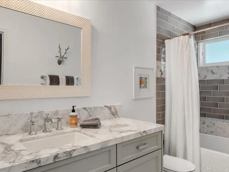 4553 Cove Dr Unit 2