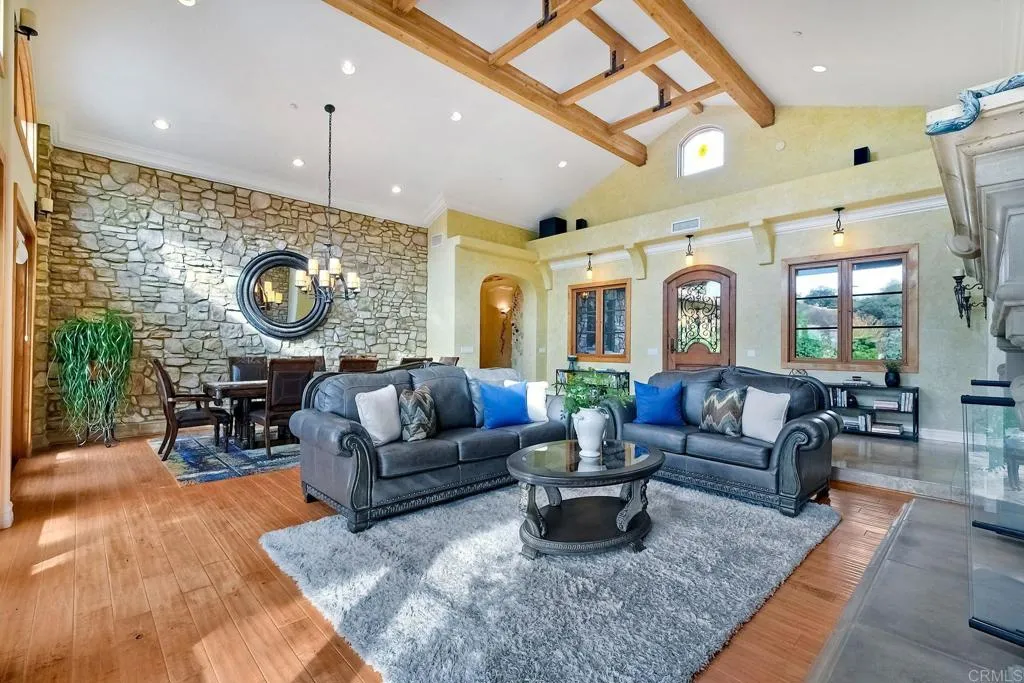 27119 Calle De Encinas Ct