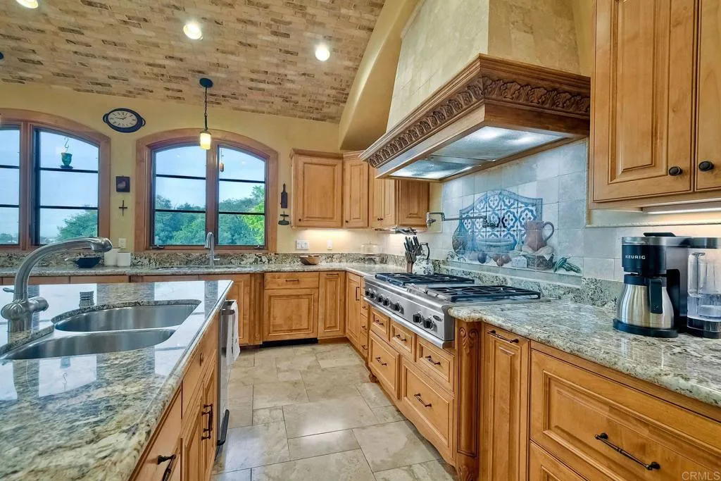 27119 Calle De Encinas Ct