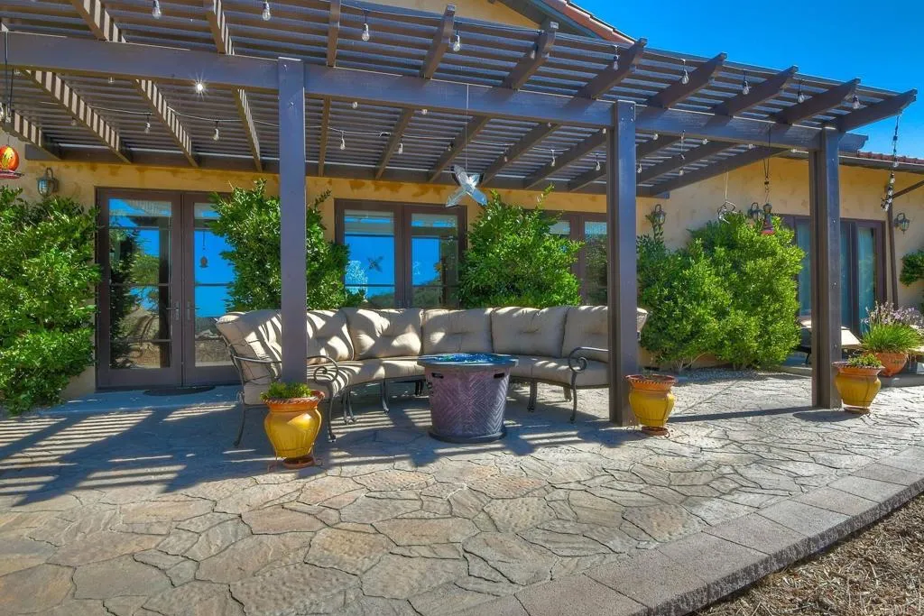 27119 Calle De Encinas Ct