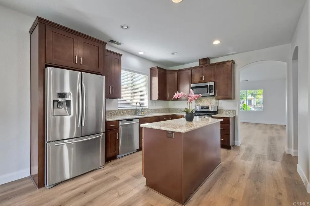 803 El Caballo Dr