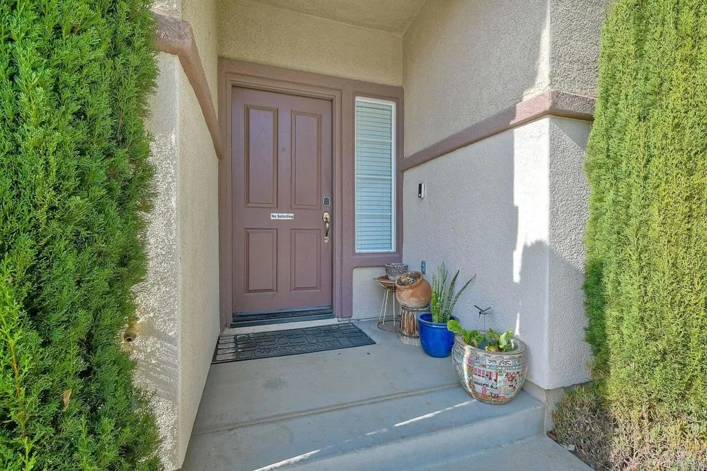 803 El Caballo Dr