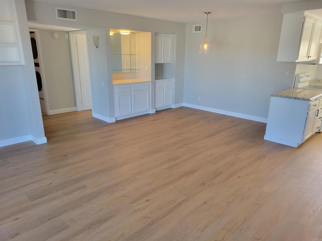 1263 Robinson Avenue 12