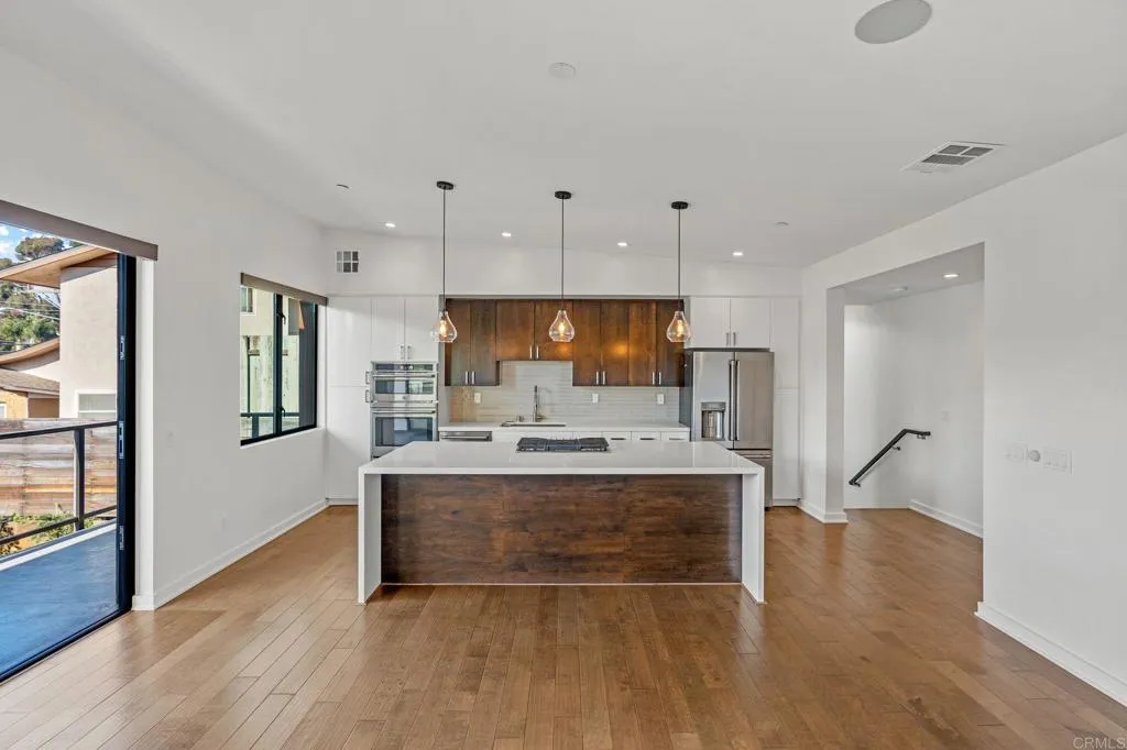 638 Valley Avenue