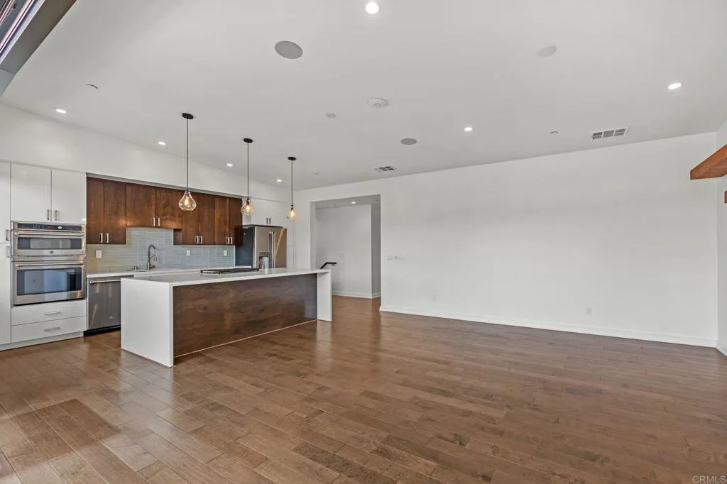 638 Valley Avenue