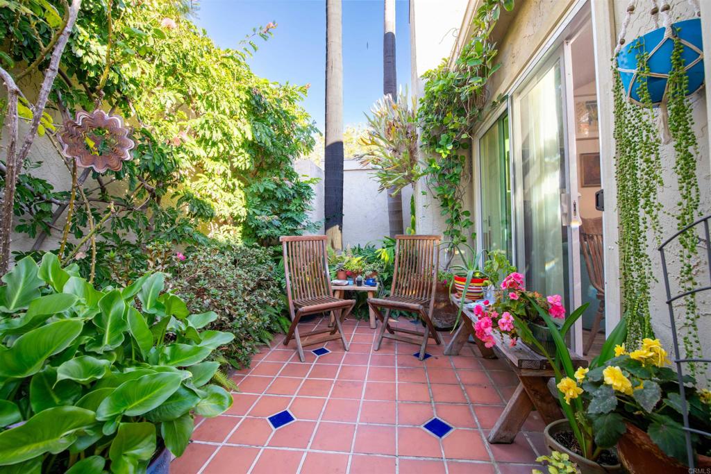 6263 Caminito Carrena