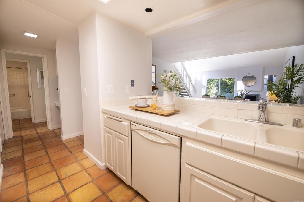 6263 Caminito Carrena