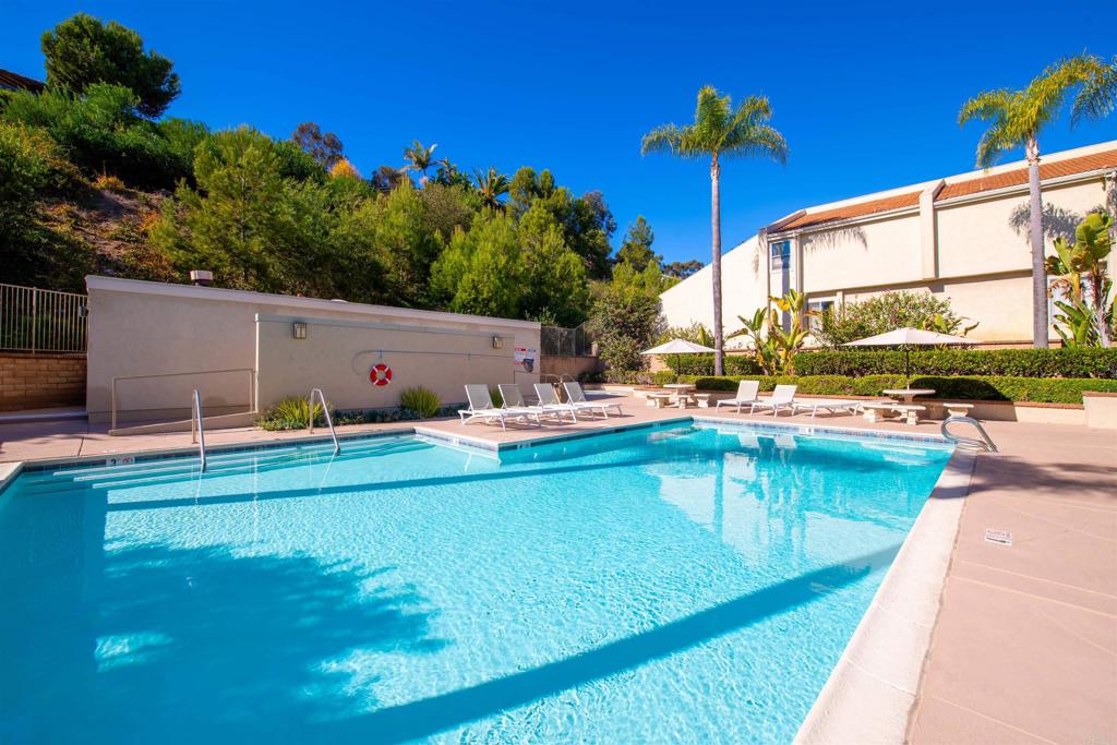 6263 Caminito Carrena