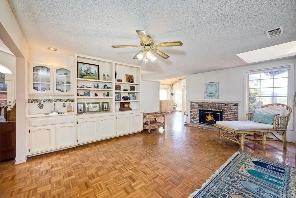 3985 Syme Drive