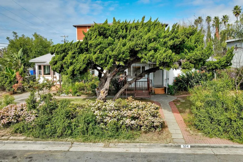 302 Eaton Street