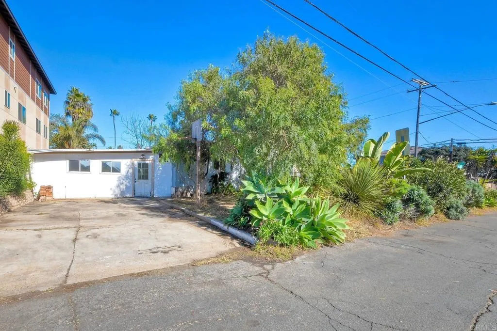302 Eaton Street