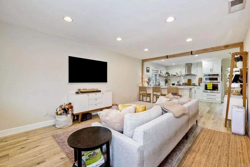 2727 Lancelot Drive