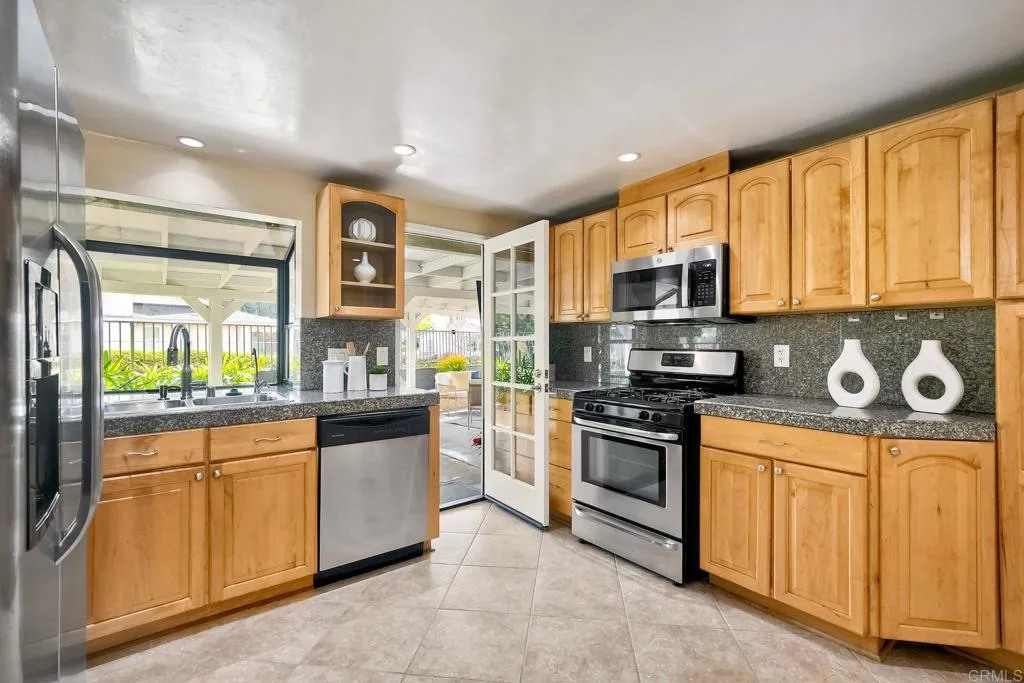 1035 Bridle Path Way