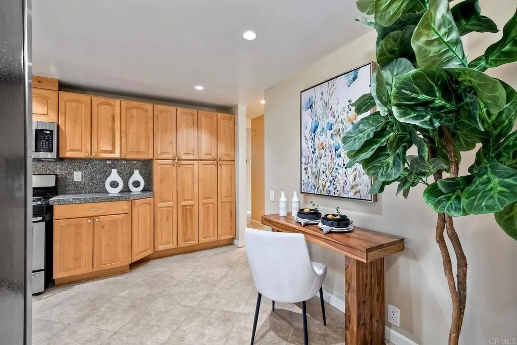 1035 Bridle Path Way