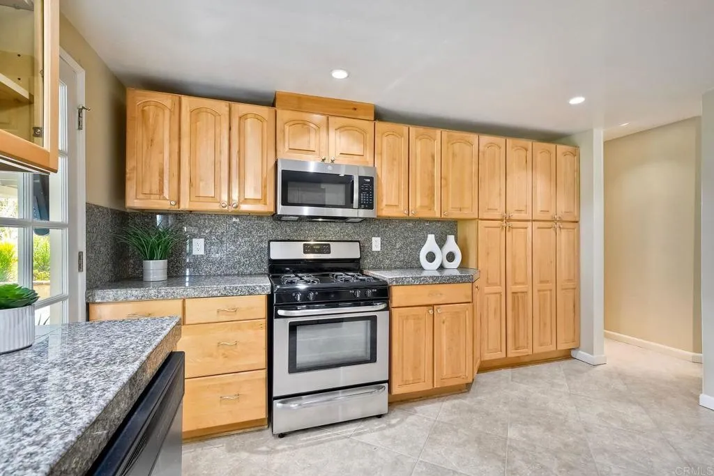 1035 Bridle Path Way