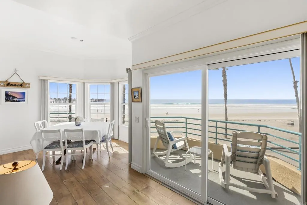 400 N The Strand Unit 26