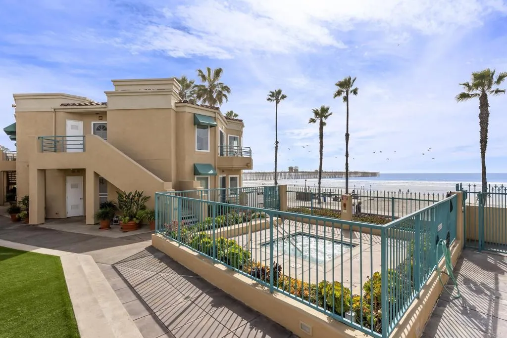 400 N The Strand Unit 26
