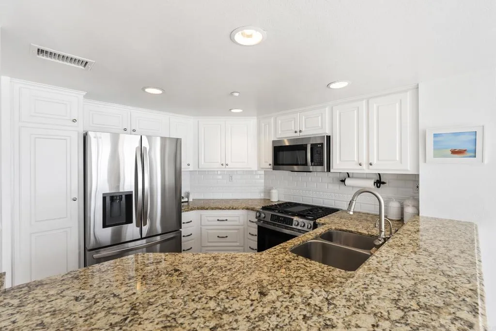 400 N The Strand Unit 26
