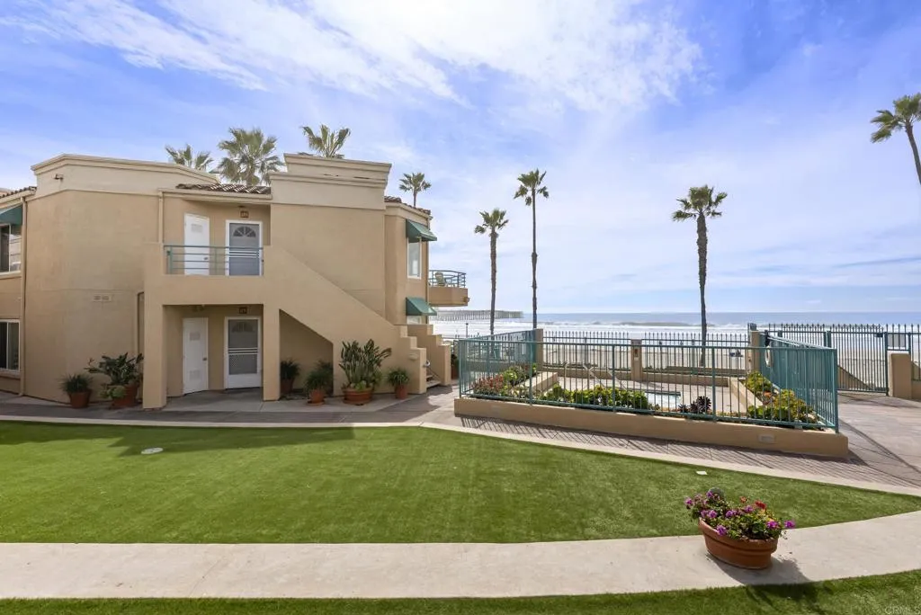 400 N The Strand Unit 26