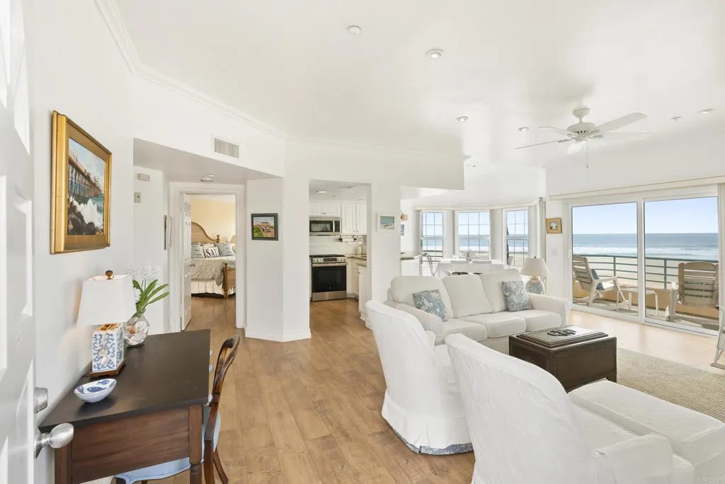 400 N The Strand Unit 26