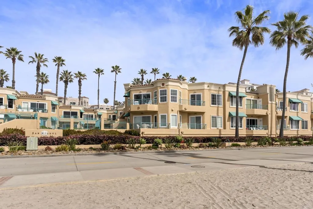 400 N The Strand Unit 26