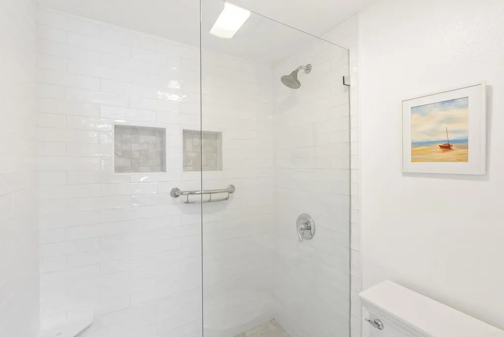 400 N The Strand Unit 26