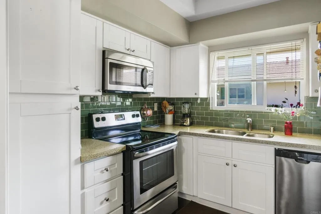 3685 Vista Campana N # 16