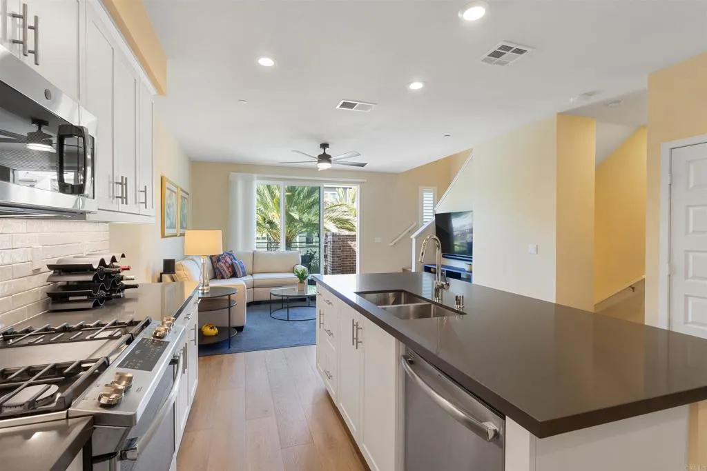 6082 Colt Place # 103