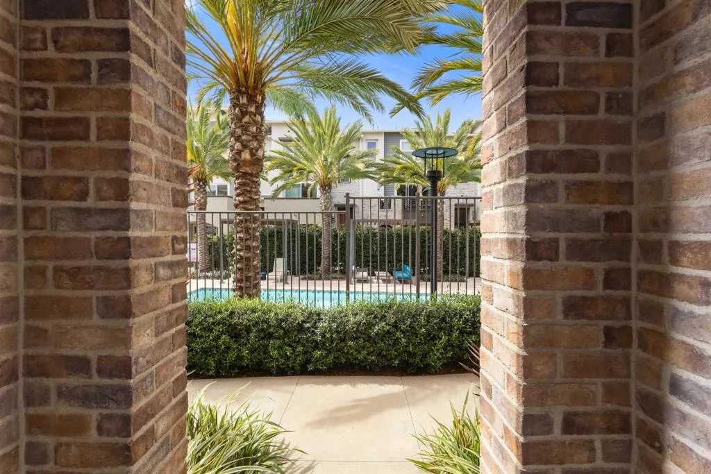 6082 Colt Place # 103