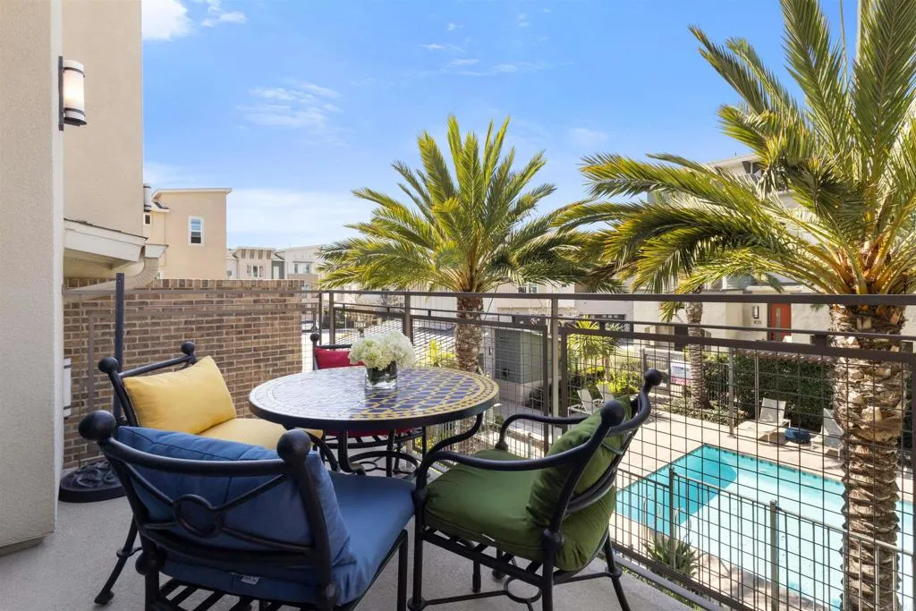 6082 Colt Place # 103