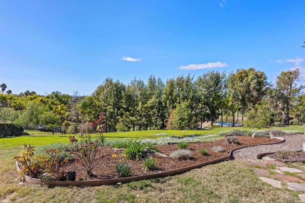 2488 Via Del Aquacate