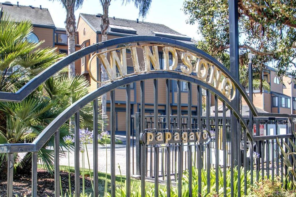 4011 Layang Layang Circle E