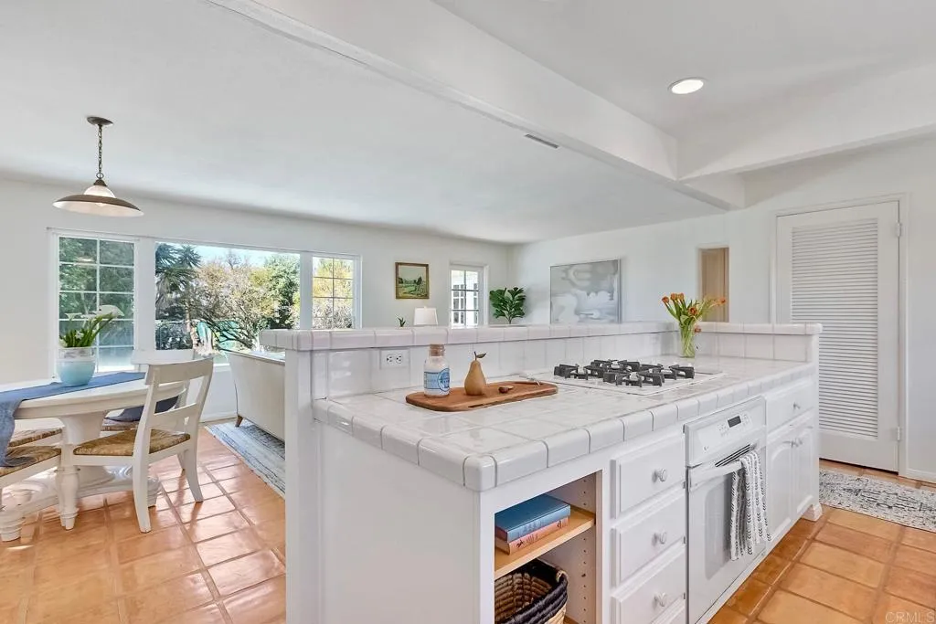3897 Park Dr.
