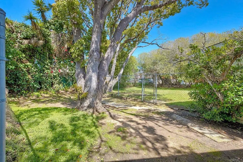 3897 Park Dr.