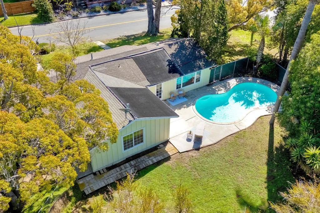 3897 Park Dr.