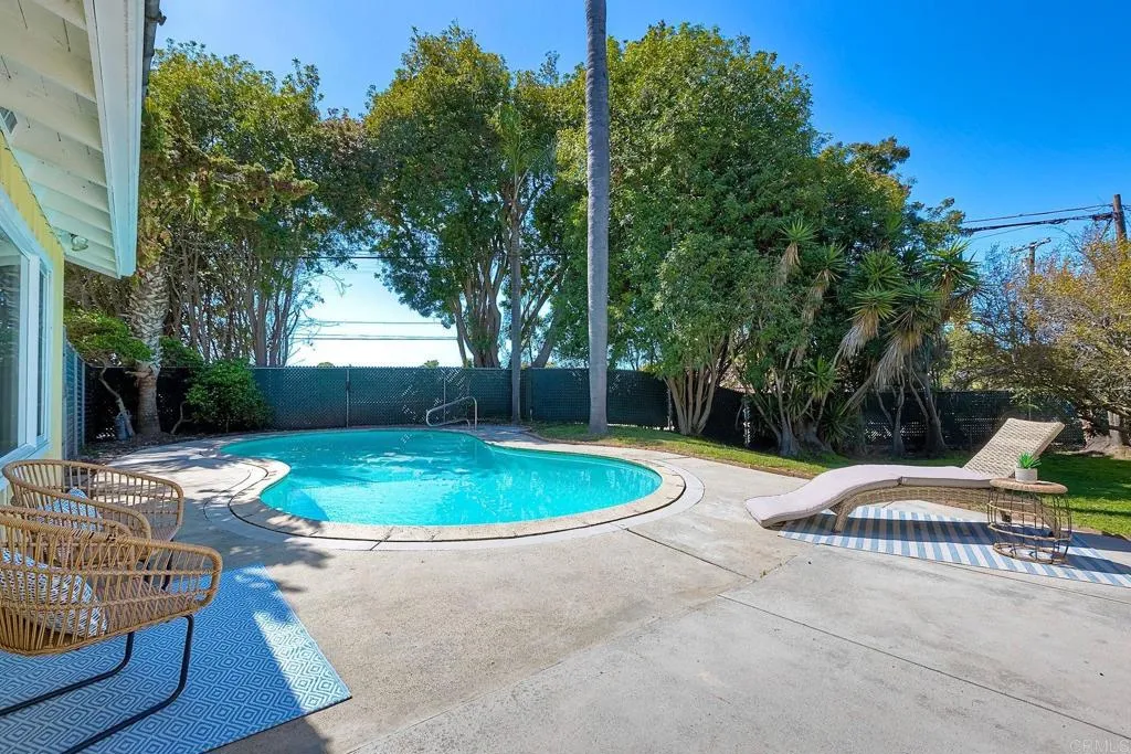 3897 Park Dr.