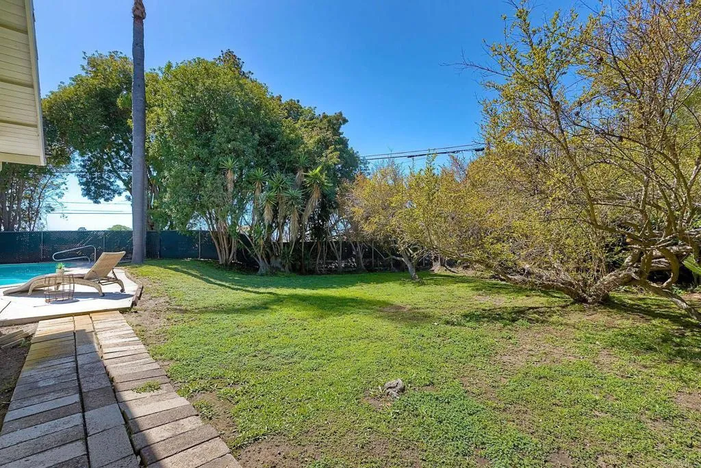 3897 Park Dr.