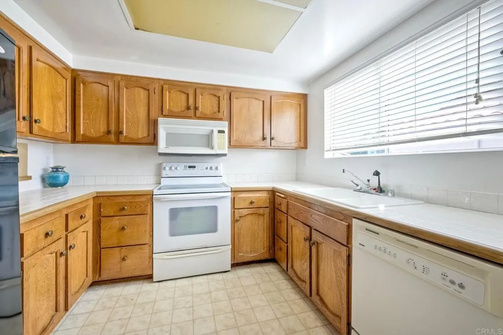 908 Caminito Madrigal Street Unit G