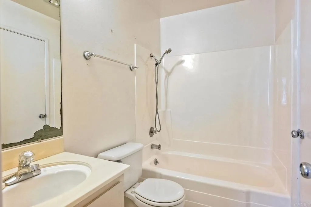 908 Caminito Madrigal Street Unit G