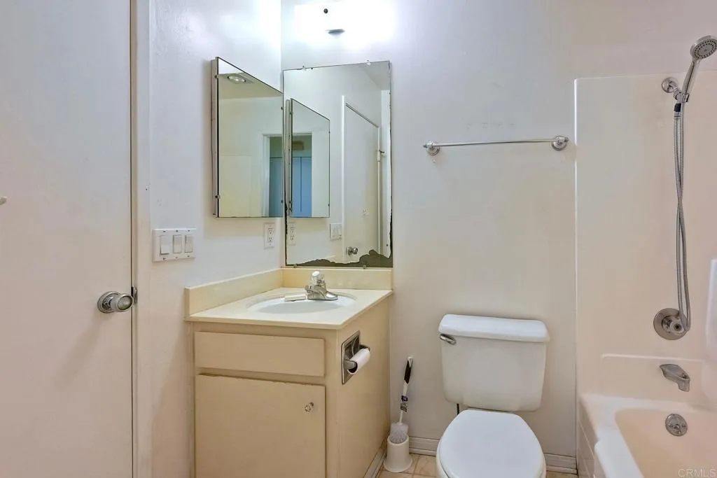 908 Caminito Madrigal Street Unit G